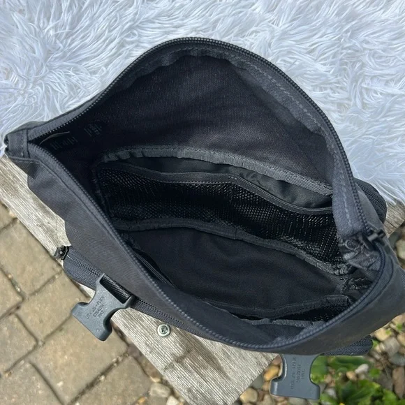 lululemon athletica Dark Gray Early Embark Kit
5L - Picture 9 of 14